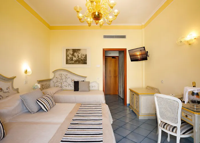 ホテル ズィ テレサ 4*