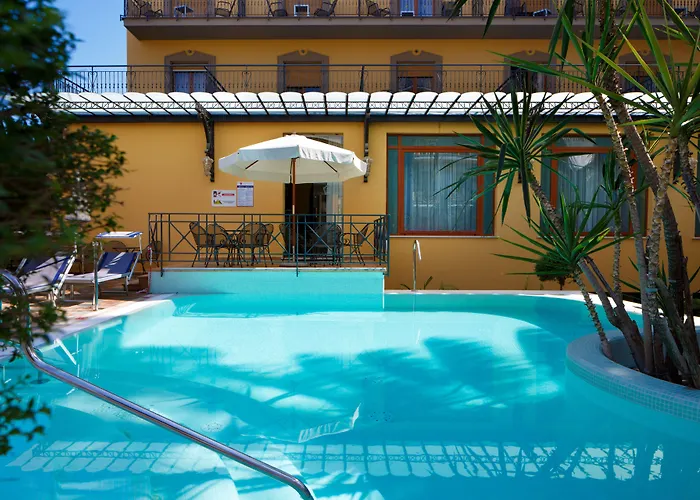 ホテル ズィ テレサ 4*