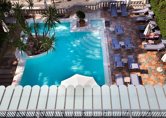 ズィ テレサ ホテル ソレント