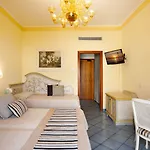 Отель Zi' Teresa 4*